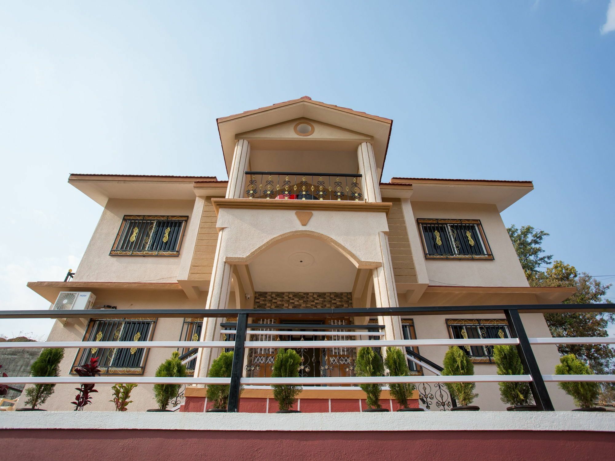 Shivanya Palace Mahābaleshwar Exteriör bild